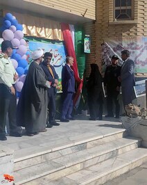 نواختن زنگ ایثار و مقاومت توسط مادر شهیدان حسنان - یکم مهرماه ۱۴۰۲ مدرسه شاهد شهرستان سرخه