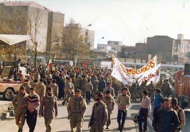 راهپیمایی رزمندگان در آشتیان