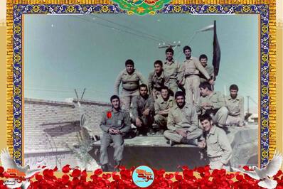 نفر سمت چپ شهید حسین چلوویان
