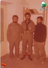 شهید «عبداله جمال لیوانی» نفر اول سمت راست