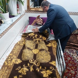 دیدار دکتر مسجدی رئیس پزشک قانونی کشور در منزل شهید شاهماری در اسداباد