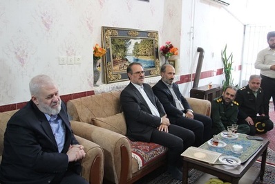 دیدار رئیس سازمان بازرسی کل کشور دکتر خدائیان با خانواده شهیدان عابدینی نیا در ملایر